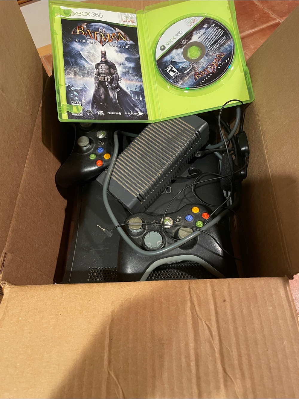 Xbox 360 Console Bundle with Batman: Arkham Asylum - Black